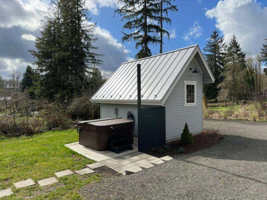 Romantic Cozy Cabin Walk To Lake Hot Tub Bikes Kayaks Grill Onalaska Экстерьер фото